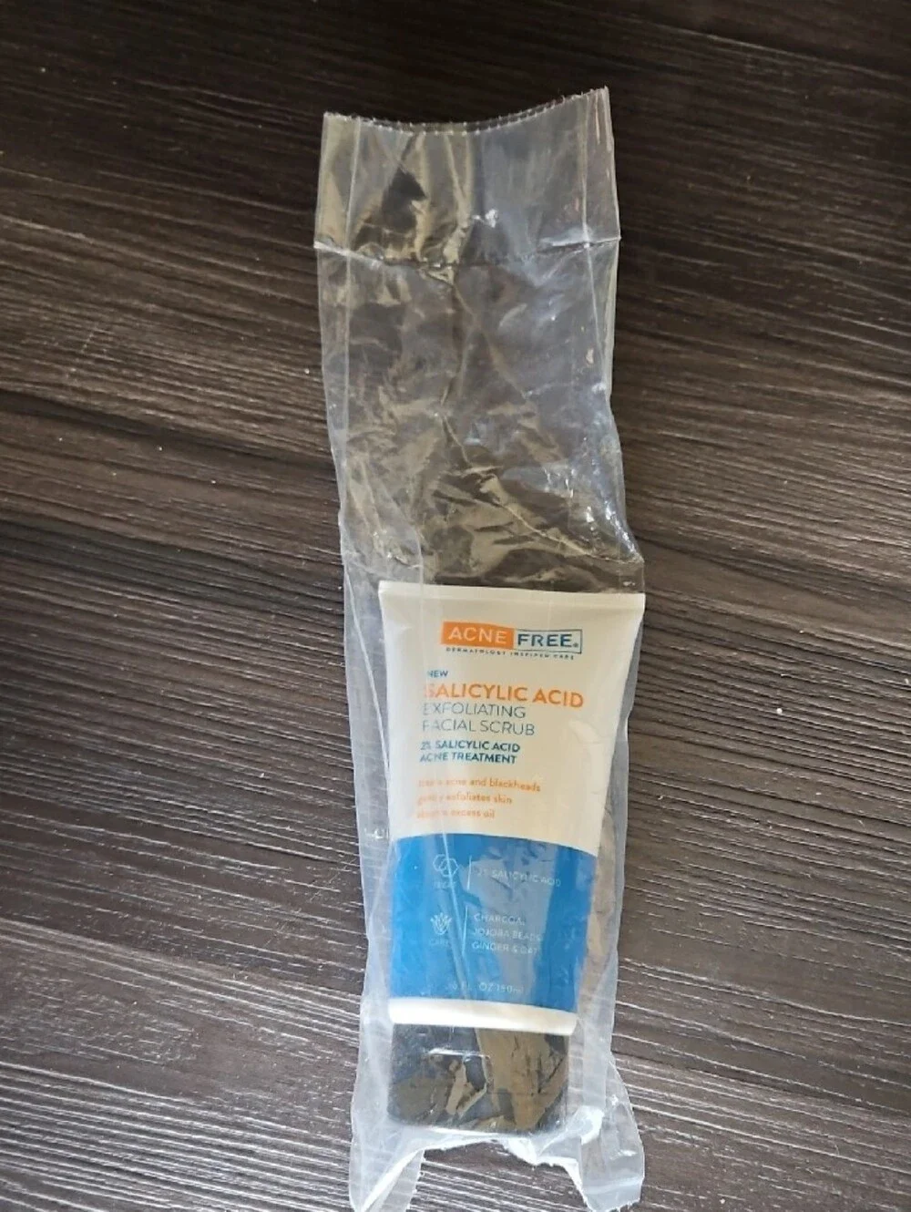 Salicylic Acid Exfoliating Facial Scrub - Blue/White